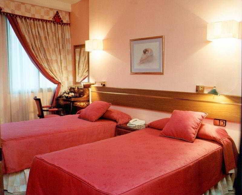 Foxa 25 Hotel Madrid Szoba fotó